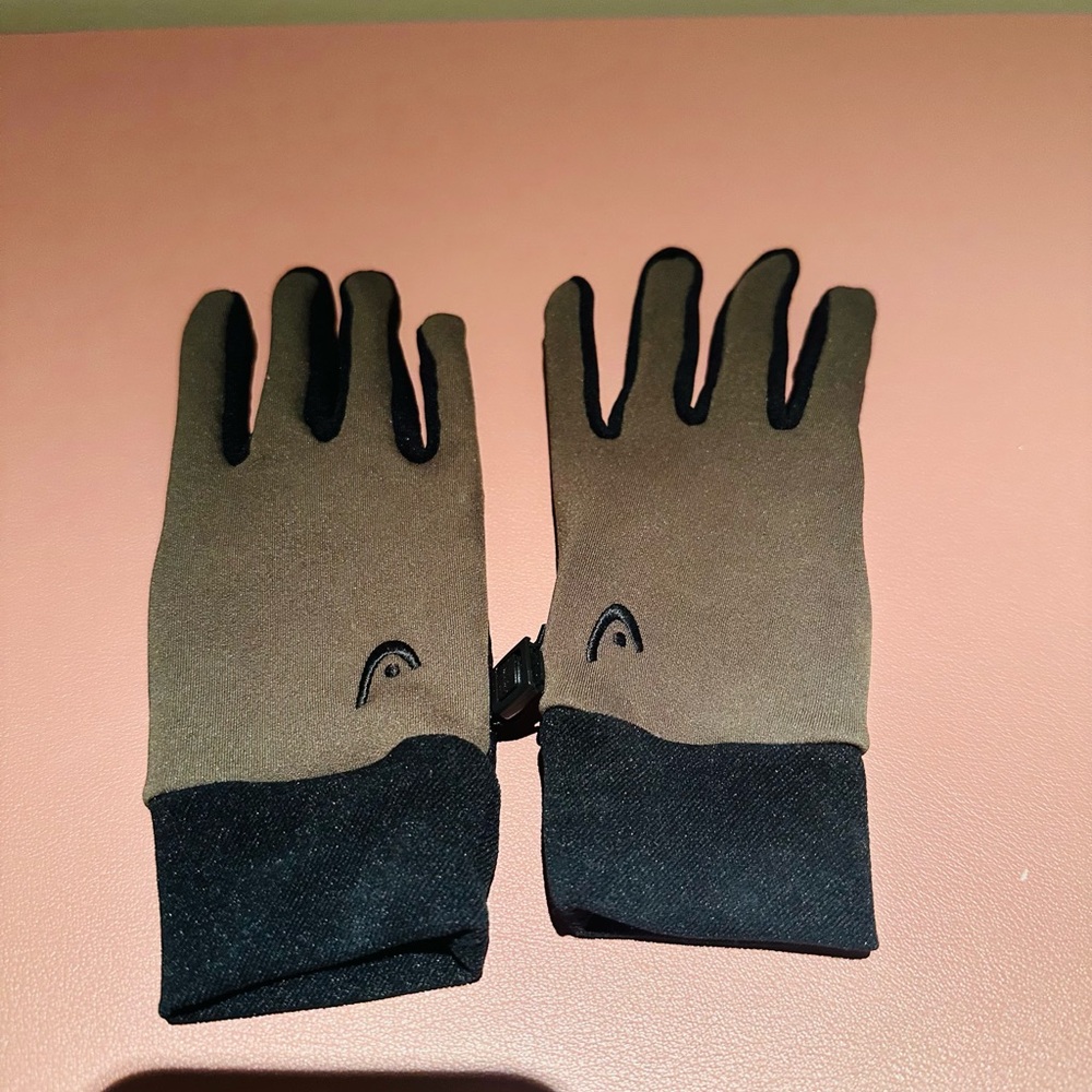 HEAD women’s Two-Tone Gloves with Black Accents